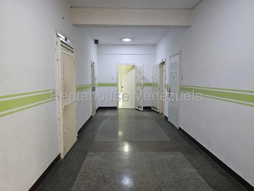 Comercial (Oficina) en Alquiler en Parroquia Catedral, Distrito Metropolitano - 2