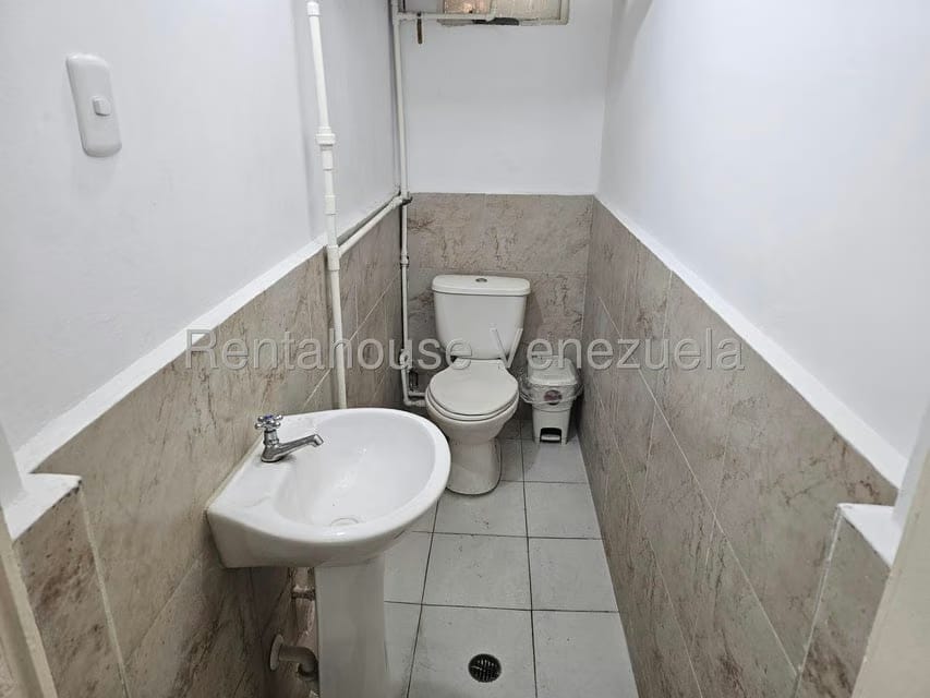 Comercial (Oficina) en Alquiler en Parroquia Catedral, Distrito Metropolitano - 13