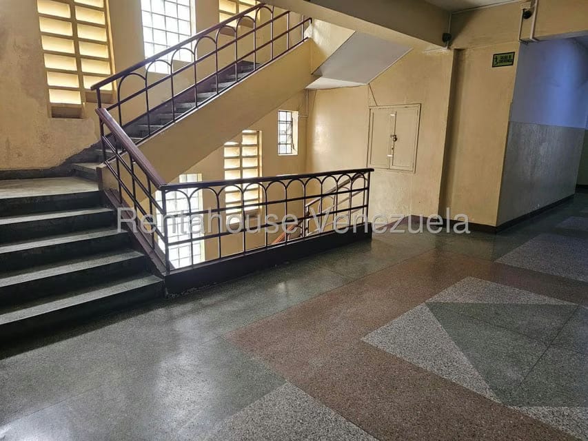 Comercial (Oficina) en Alquiler en Parroquia Catedral, Distrito Metropolitano - 17