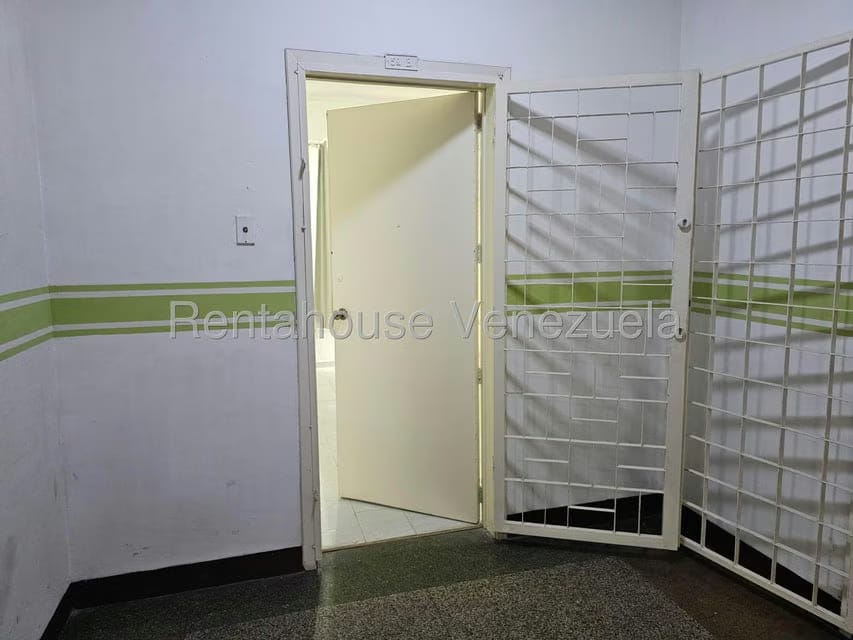 Comercial (Oficina) en Alquiler en Parroquia Catedral, Distrito Metropolitano - 3