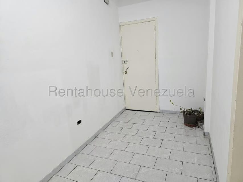 Comercial (Oficina) en Alquiler en Parroquia Catedral, Distrito Metropolitano - 4