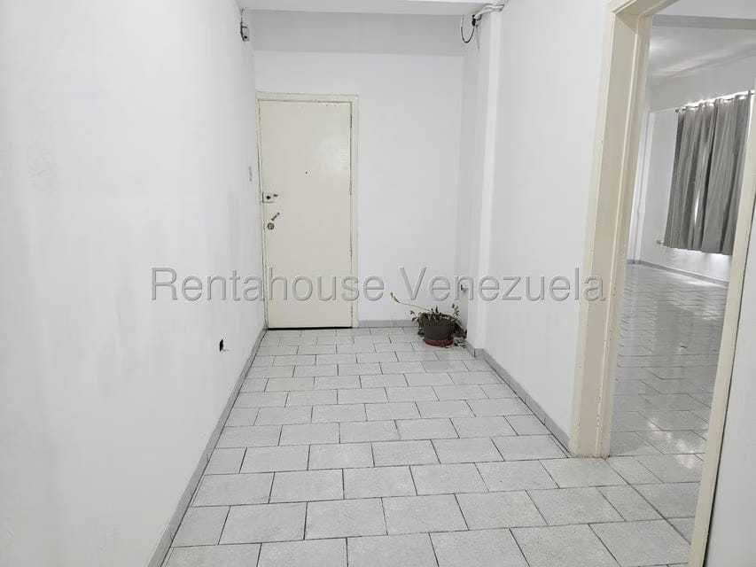 Comercial (Oficina) en Alquiler en Parroquia Catedral, Distrito Metropolitano - 5