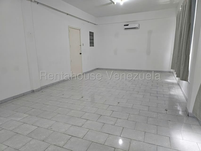 Comercial (Oficina) en Alquiler en Parroquia Catedral, Distrito Metropolitano - 10