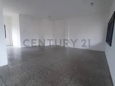 LOCAL COMERCIAL EN LA AV PORTUGUESA DE ANACO - 2