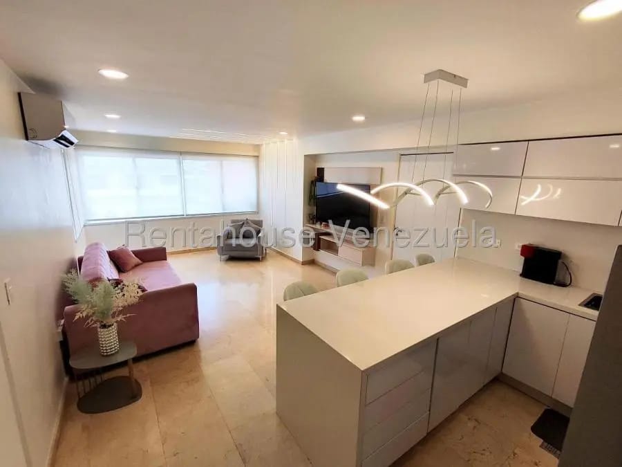 Apartamento en Alquiler en El Rosal Caracas - 2