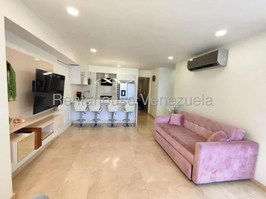 Apartamento en Alquiler en El Rosal Caracas - 11
