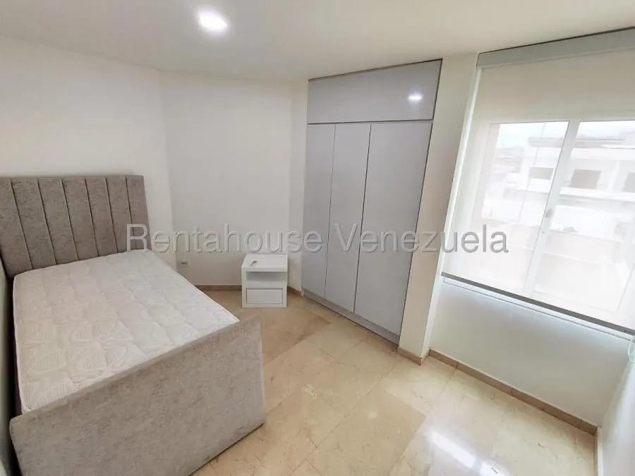 Apartamento en Alquiler en El Rosal Caracas - 14