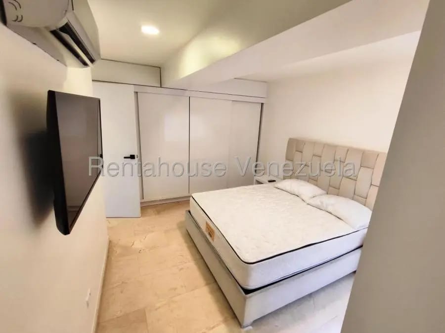 Apartamento en Alquiler en El Rosal Caracas - 15