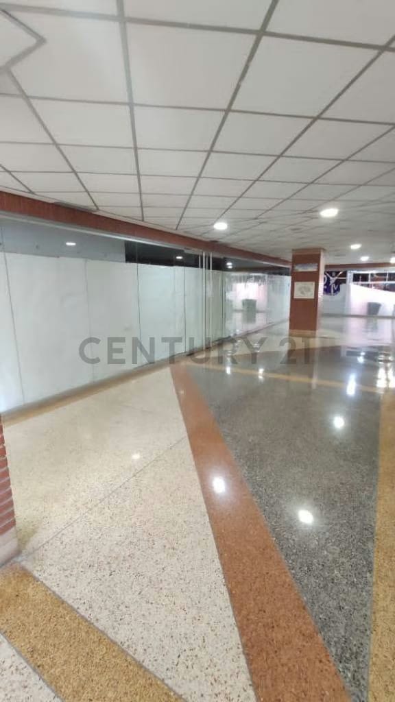 Local en Alquiler En Centro Comercial Boleita Center - 4