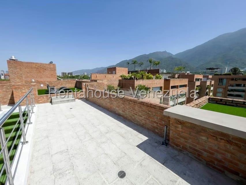 Apartamento (Duplex) en Venta en Campo Alegre, Distrito Metropolitano - 23