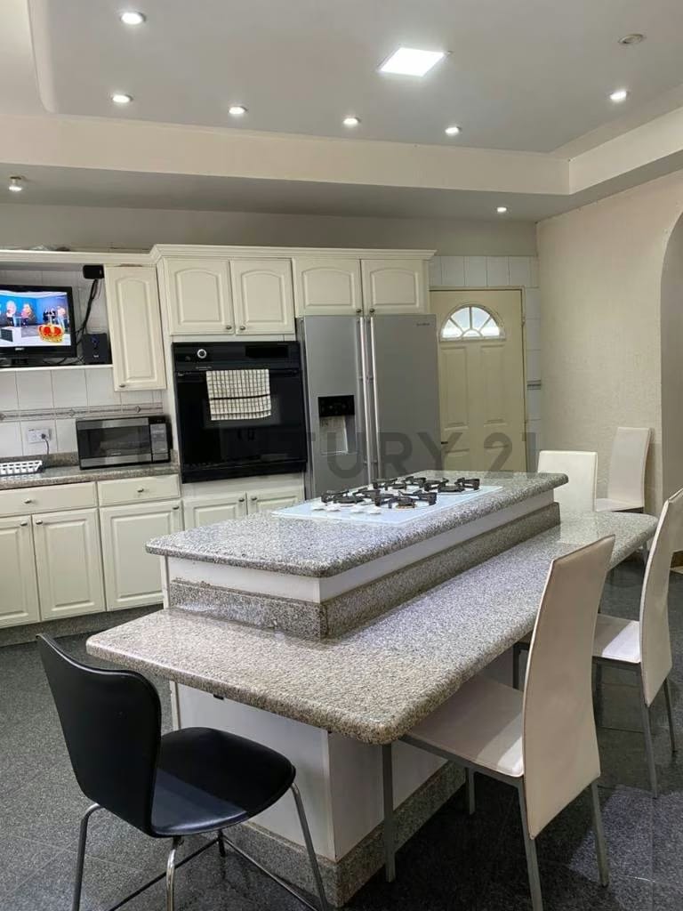 Venta de Casa Dúplex Moderna | 4 Habitaciones + Piscina | Isla de Margarita - 14