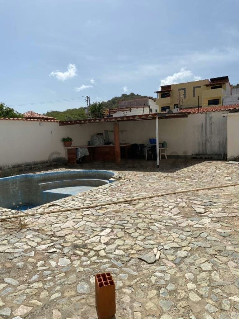 Venta de Casa Dúplex Moderna | 4 Habitaciones + Piscina | Isla de Margarita - 27