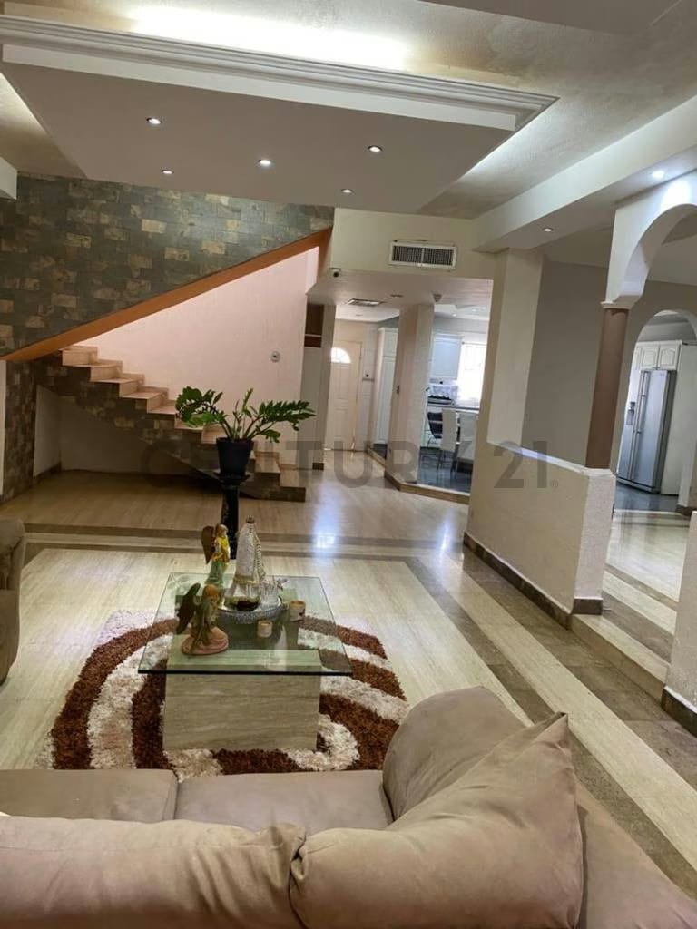 Venta de Casa Dúplex Moderna | 4 Habitaciones + Piscina | Isla de Margarita - 7