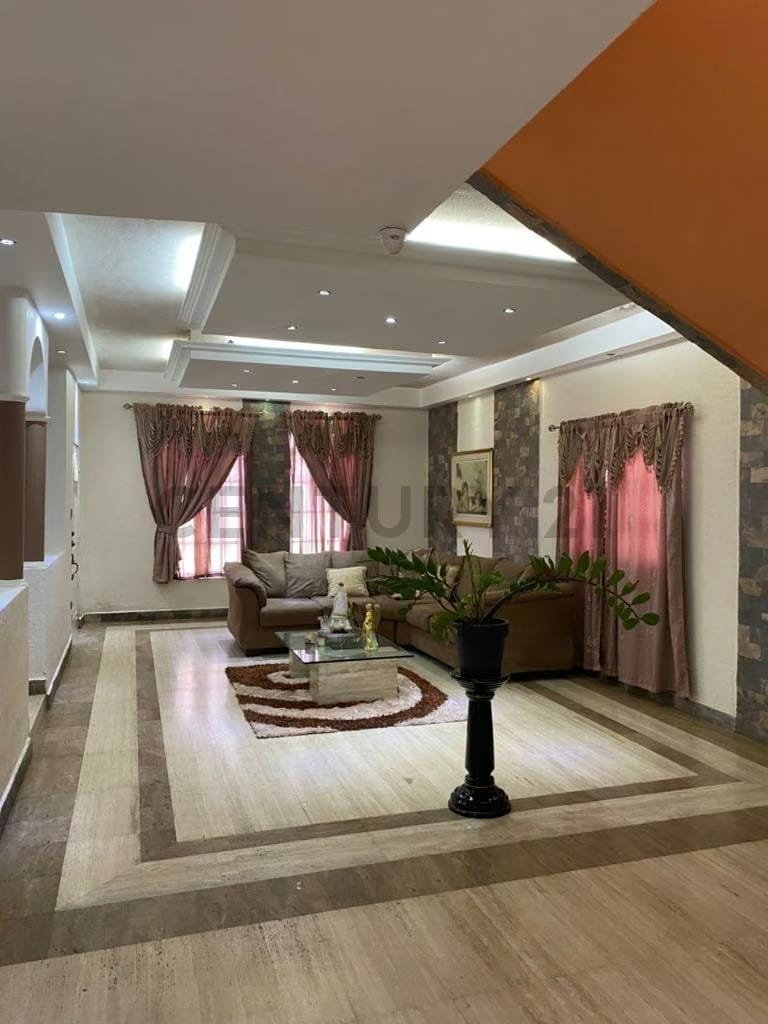 Venta de Casa Dúplex Moderna | 4 Habitaciones + Piscina | Isla de Margarita - 10