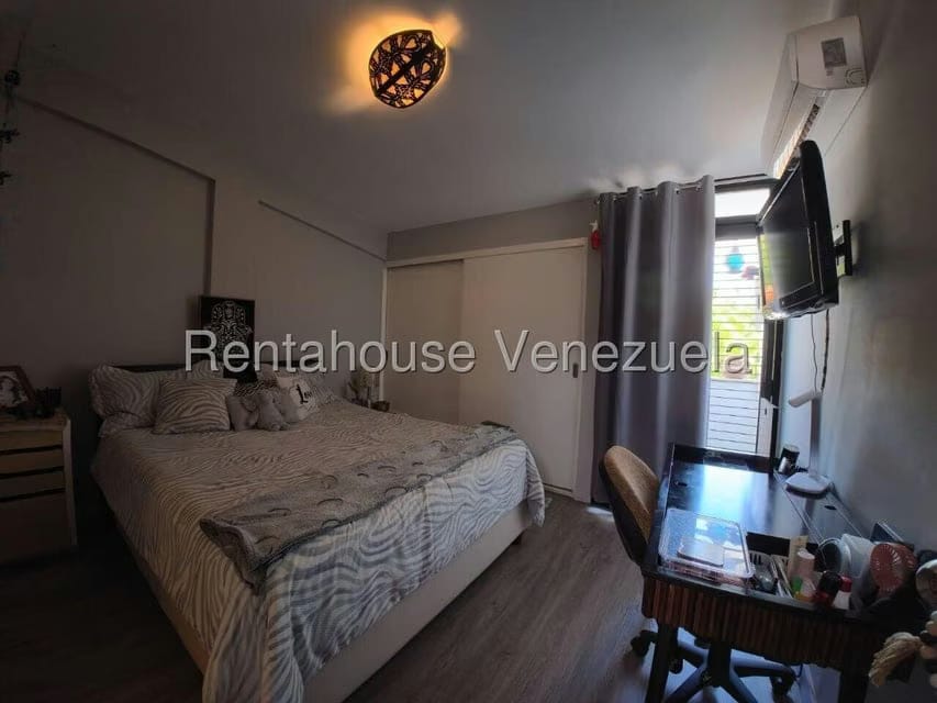 Casa (Duplex) en Venta en La Trinidad, Distrito Metropolitano - 32