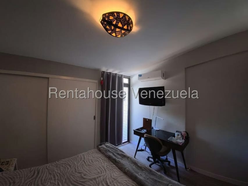 Casa (Duplex) en Venta en La Trinidad, Distrito Metropolitano - 34