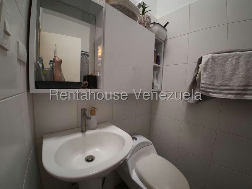 Casa (Duplex) en Venta en La Trinidad, Distrito Metropolitano - 35