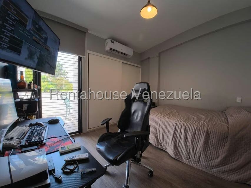 Casa (Duplex) en Venta en La Trinidad, Distrito Metropolitano - 36