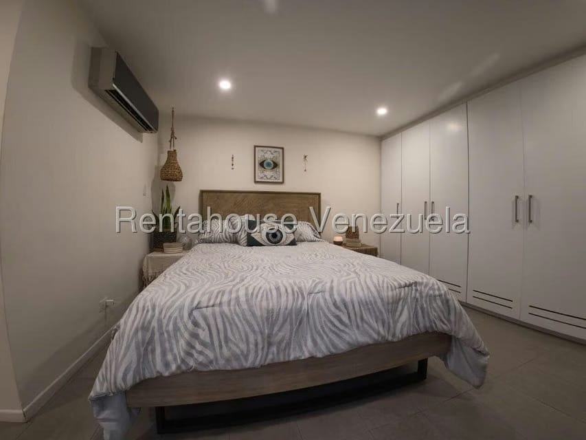 Casa (Duplex) en Venta en La Trinidad, Distrito Metropolitano - 44