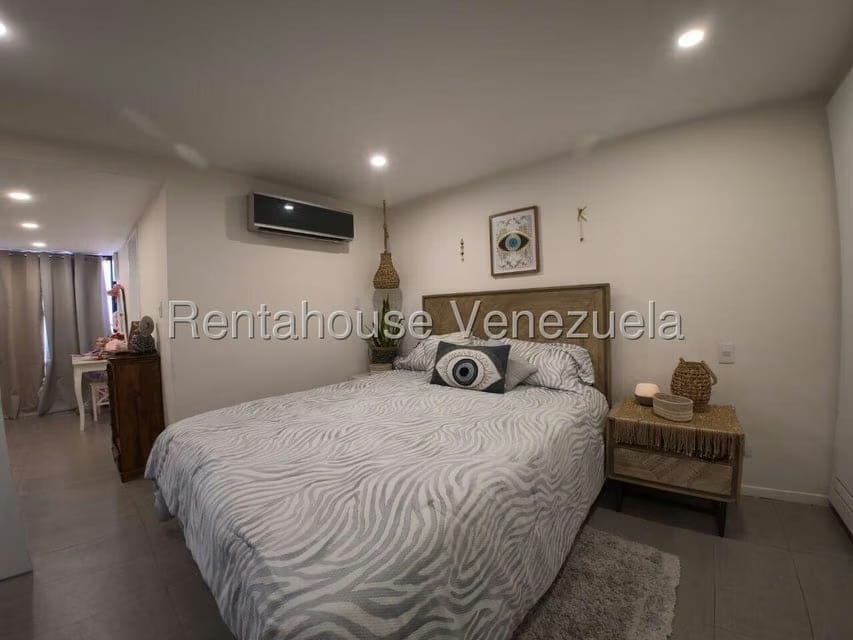 Casa (Duplex) en Venta en La Trinidad, Distrito Metropolitano - 45