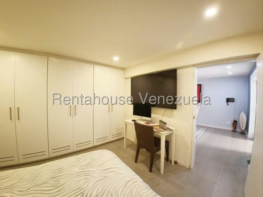 Casa (Duplex) en Venta en La Trinidad, Distrito Metropolitano - 48
