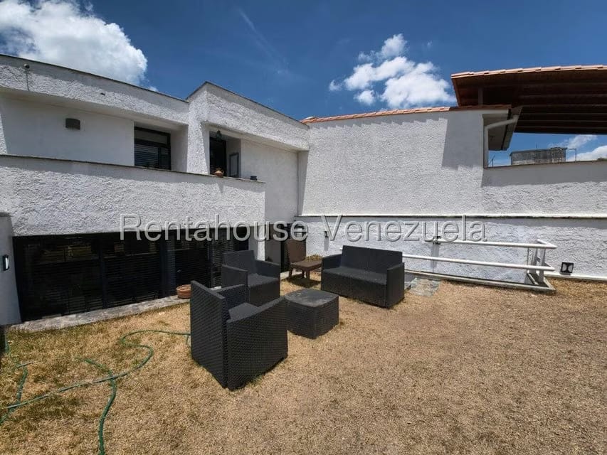 Casa (Duplex) en Venta en La Trinidad, Distrito Metropolitano - 55