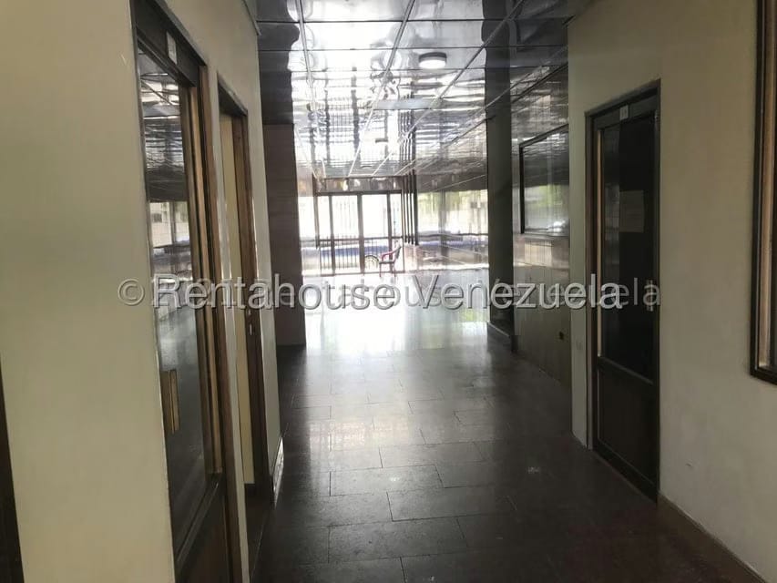 Comercial (Oficina) en Alquiler en Parroquia Santa Rosa, Lara - 11