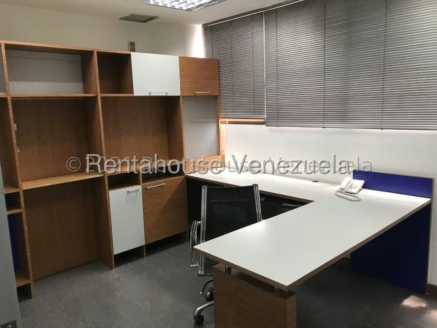 Comercial (Oficina) en Alquiler en Parroquia Santa Rosa, Lara - 4