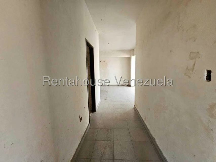 Apartamento (1 Nivel) en Venta en Zona Centro, Aragua - 12
