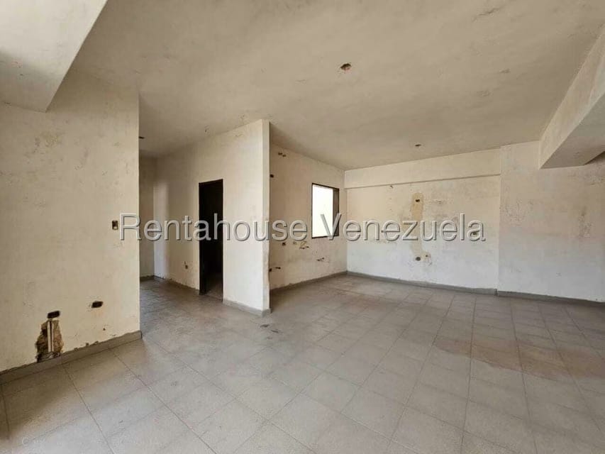 Apartamento (1 Nivel) en Venta en Zona Centro, Aragua - 4