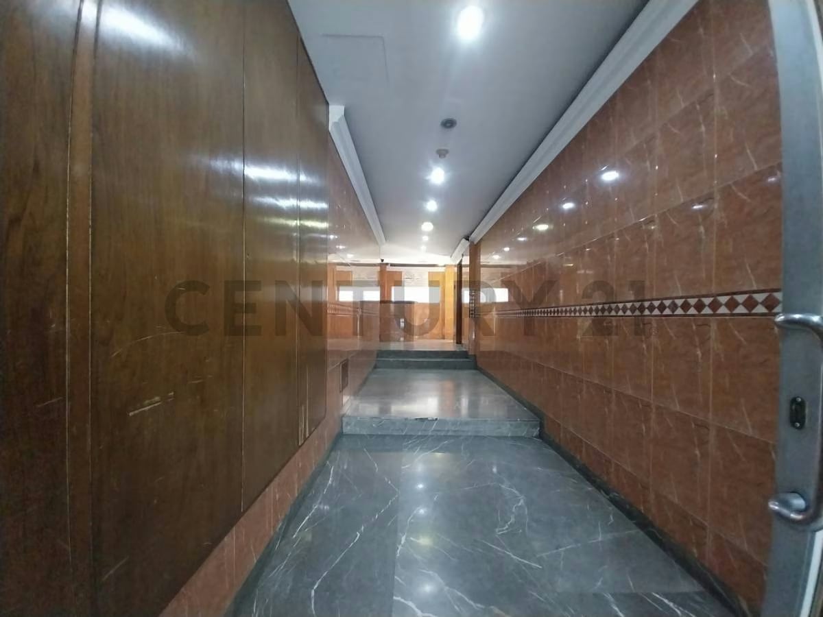 En venta espaciosa y Confortable Oficina ubicada en Sabana Grande - 2