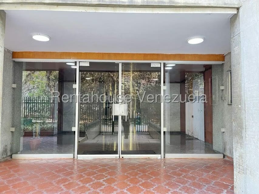Apartamento (1 Nivel) en Venta en Colinas de Bello Monte, Distrito Metropolitano - 2