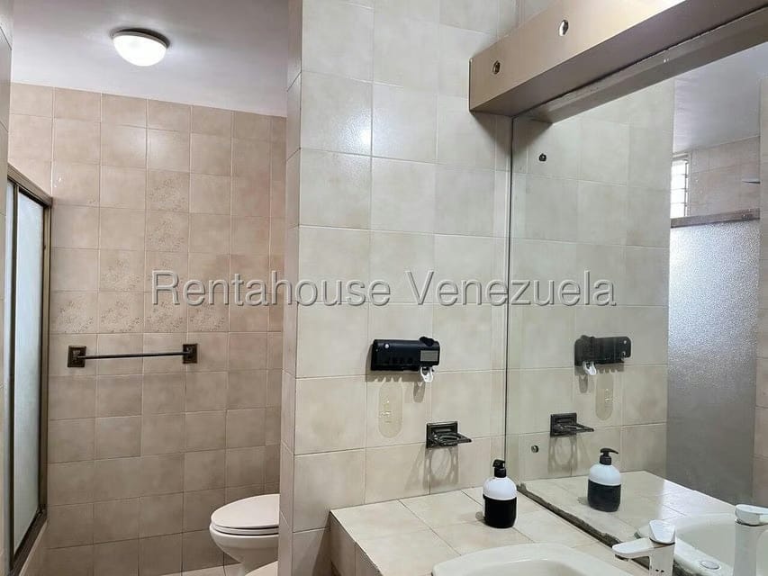 Apartamento (1 Nivel) en Venta en Colinas de Bello Monte, Distrito Metropolitano - 28