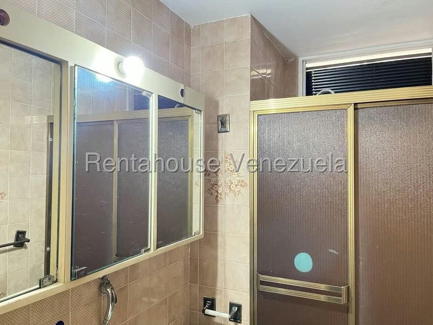 Apartamento (1 Nivel) en Venta en Colinas de Bello Monte, Distrito Metropolitano - 32