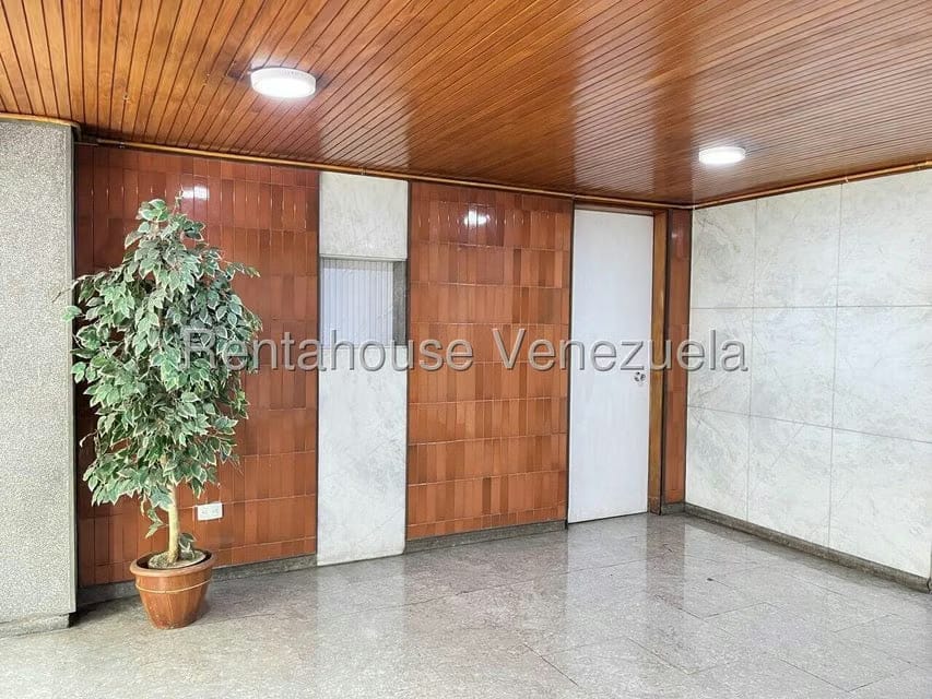 Apartamento (1 Nivel) en Venta en Colinas de Bello Monte, Distrito Metropolitano - 5