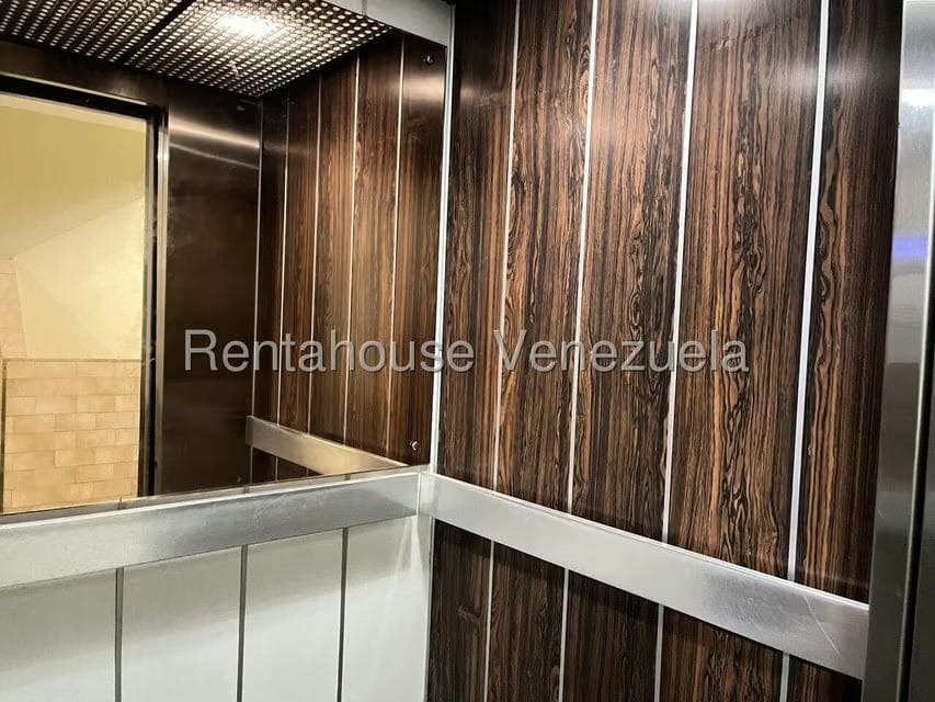 Apartamento (1 Nivel) en Venta en Colinas de Bello Monte, Distrito Metropolitano - 9