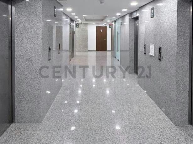 Oficina en Alquiler en la Torre Guayana Las Mercedes - 4