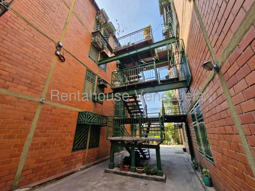 Apartamento (1 Nivel) en Venta en Santa Rosa, Aragua - 2