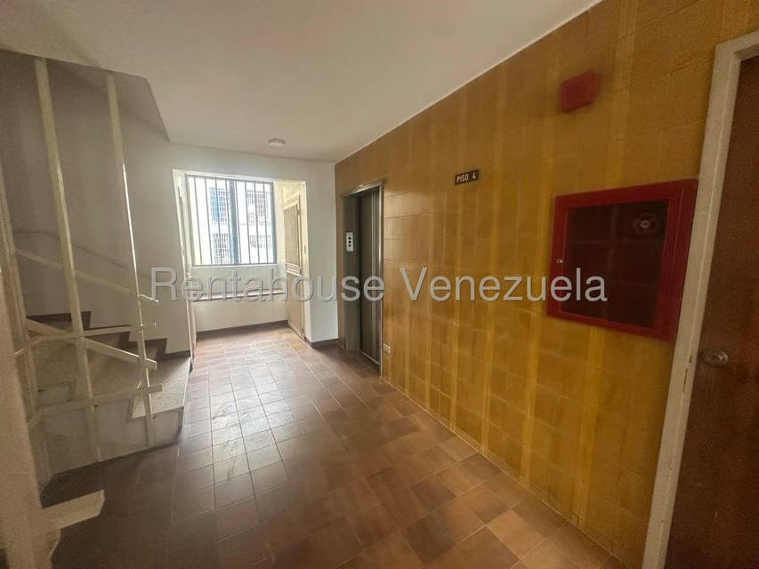 Apartamento (1 Nivel) en Venta en La Urbina, Distrito Metropolitano - 32