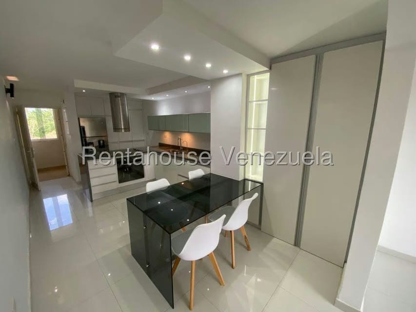 Apartamento (1 Nivel) en Alquiler en Colinas de La Tahona, Distrito Metropolitano