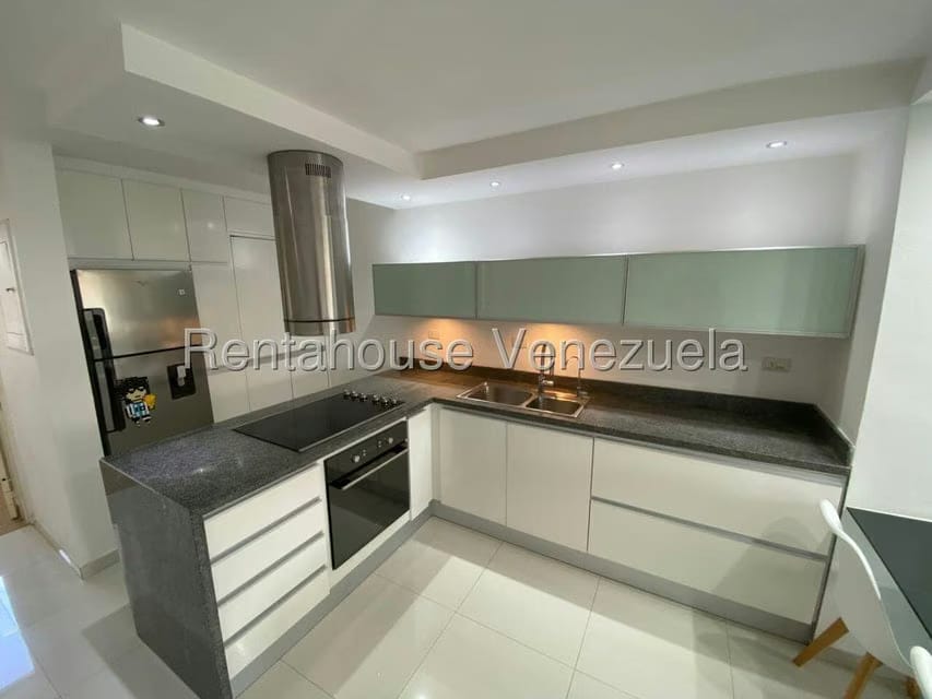 Apartamento (1 Nivel) en Alquiler en Colinas de La Tahona, Distrito Metropolitano - 2