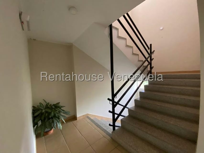 Apartamento (1 Nivel) en Alquiler en Colinas de La Tahona, Distrito Metropolitano - 14