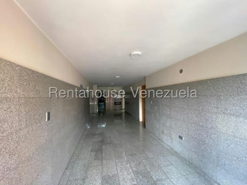 Apartamento (1 Nivel) en Alquiler en Colinas de La Tahona, Distrito Metropolitano - 15