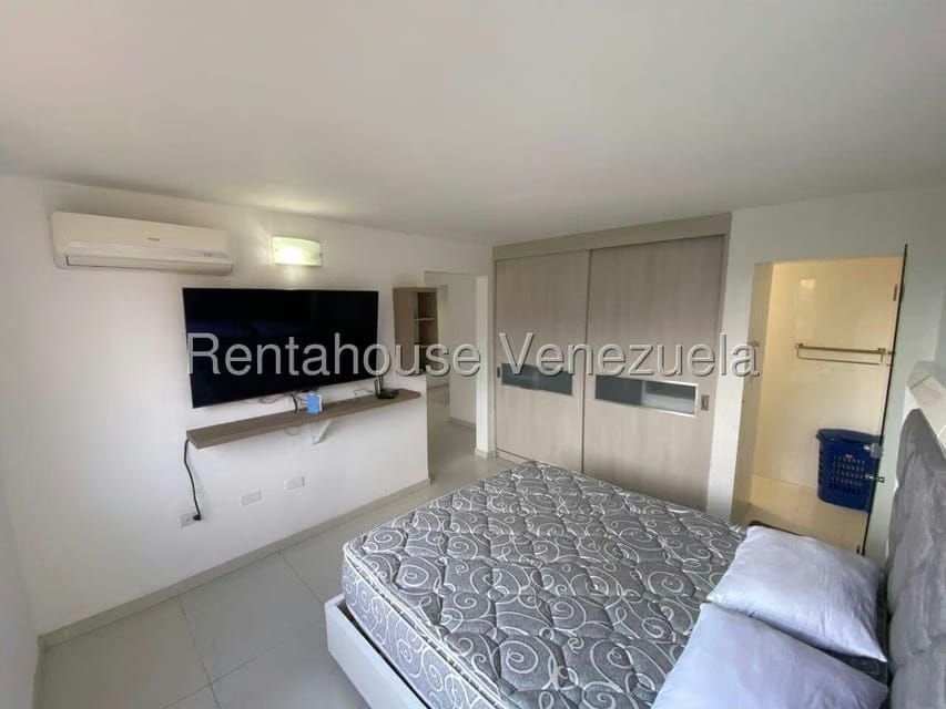 Apartamento (1 Nivel) en Alquiler en Colinas de La Tahona, Distrito Metropolitano - 7