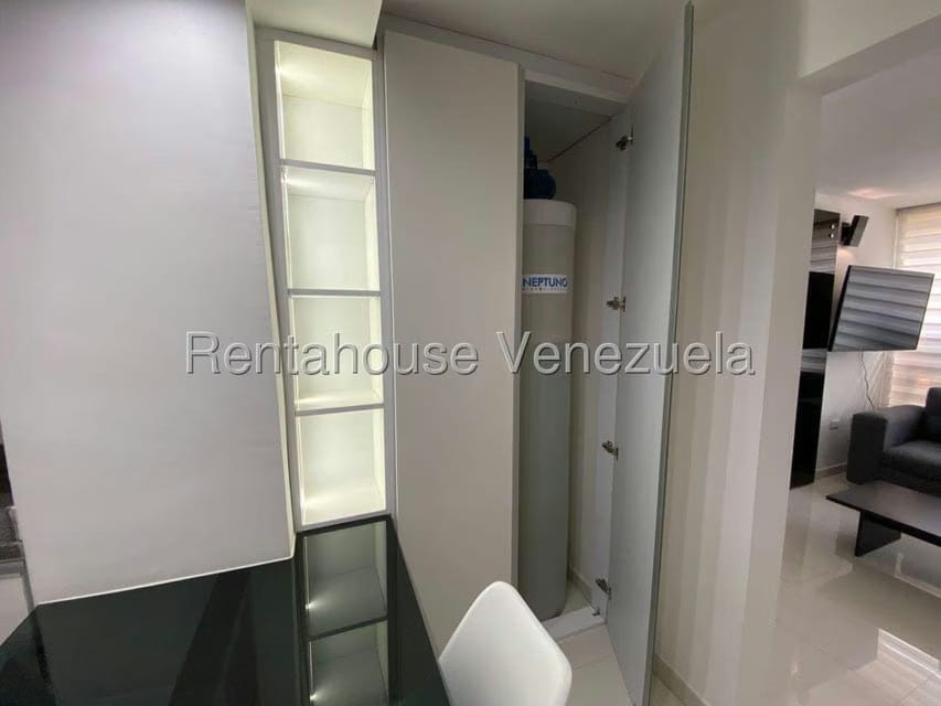 Apartamento (1 Nivel) en Alquiler en Colinas de La Tahona, Distrito Metropolitano - 10