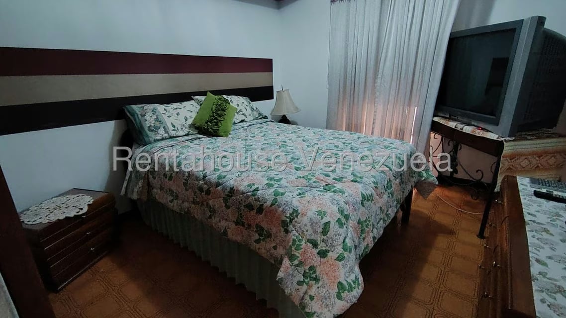 Apartamento (1 Nivel) en Alquiler en Los Palos Grandes, Distrito Metropolitano - 14