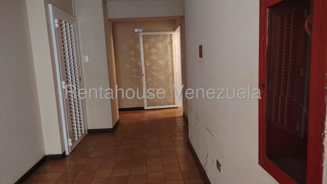 Apartamento (1 Nivel) en Alquiler en Los Palos Grandes, Distrito Metropolitano - 3