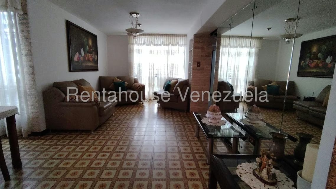 Apartamento (1 Nivel) en Alquiler en Los Palos Grandes, Distrito Metropolitano - 6