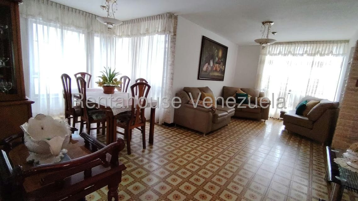Apartamento (1 Nivel) en Alquiler en Los Palos Grandes, Distrito Metropolitano - 7