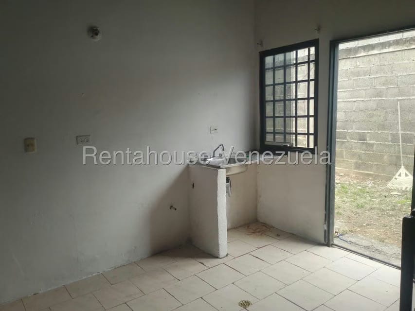 Casa (1 Nivel) en Alquiler en Los Robles, Portuguesa - 4